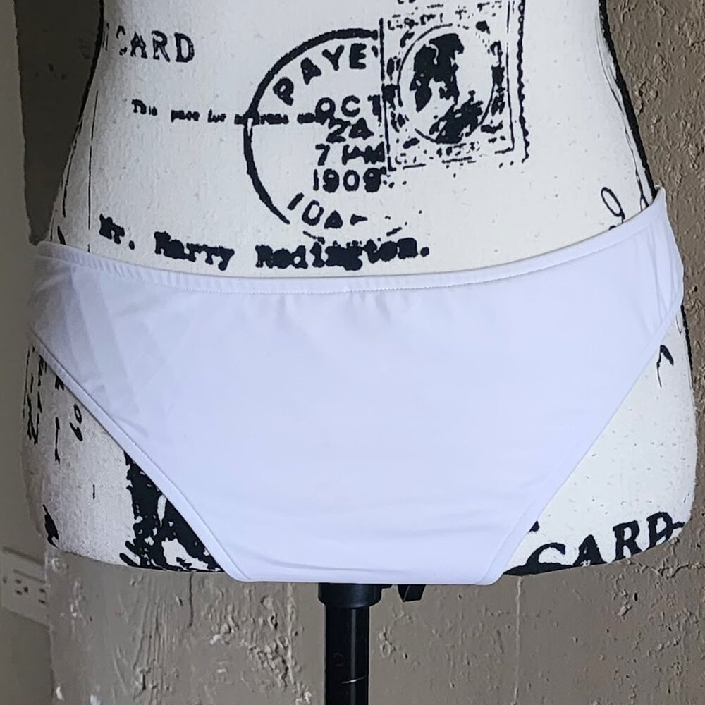 NWOT White Bikini Brief Bottom (Medium)